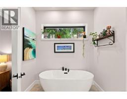 935 Meadowlark Pl, Qualicum Beach, BC V9K1M6 Photo 22