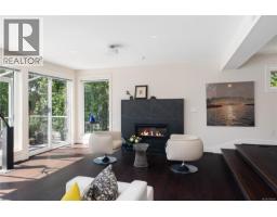 Living room - 7090 Brentwood Dr, Central Saanich, BC V8M1B6 Photo 15