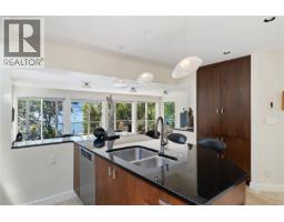 7090 Brentwood Dr, Central Saanich, BC V8M1B6 Photo 18