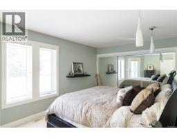7090 Brentwood Dr, Central Saanich, BC V8M1B6 Photo 35