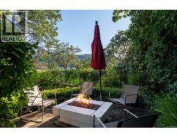 7090 Brentwood Dr, Central Saanich, BC V8M1B6 Photo 43