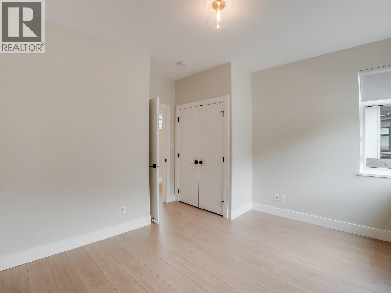 #403 910 Lakeside Drive - 44