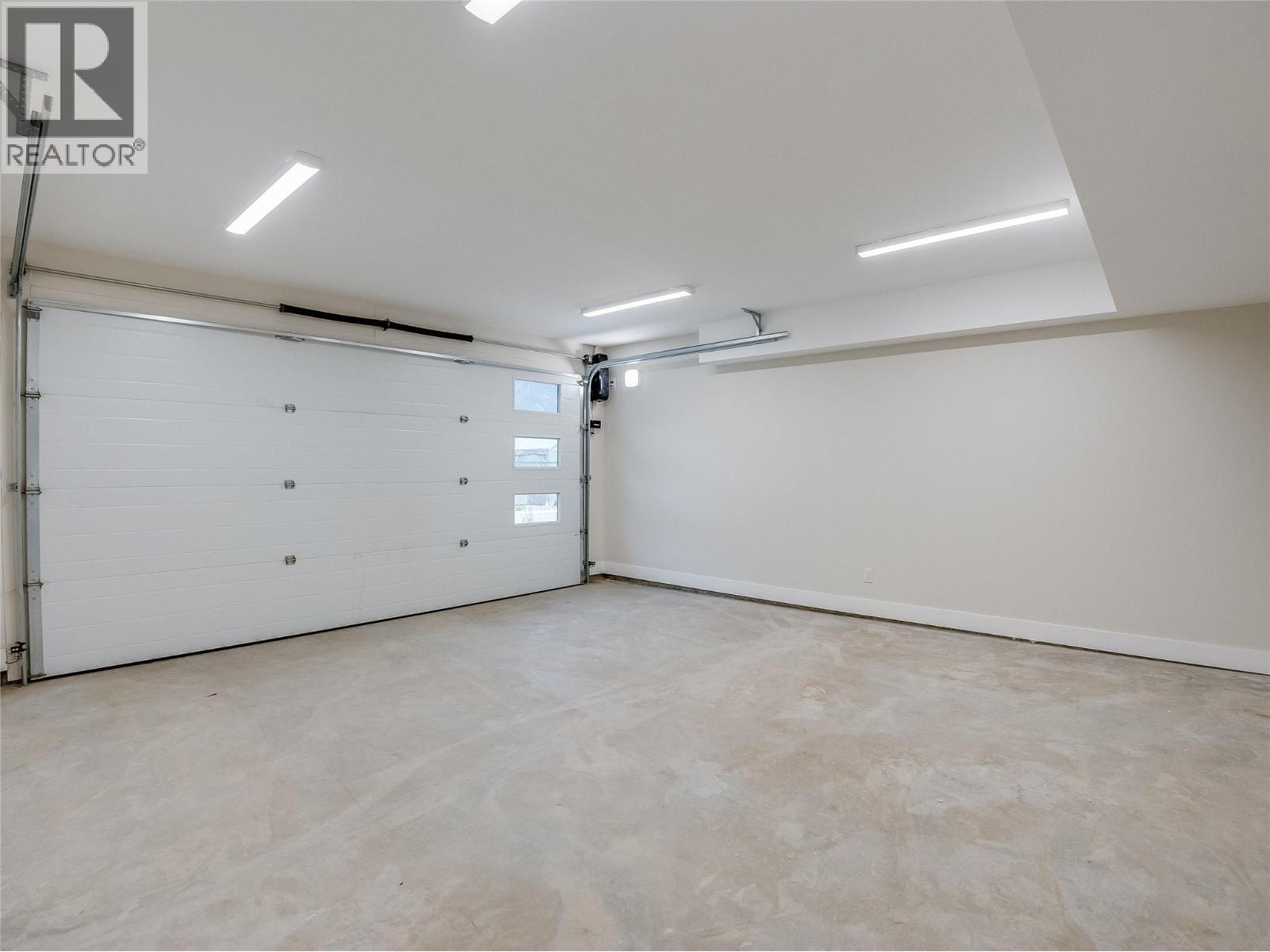 #403 910 Lakeside Drive - Image 35
