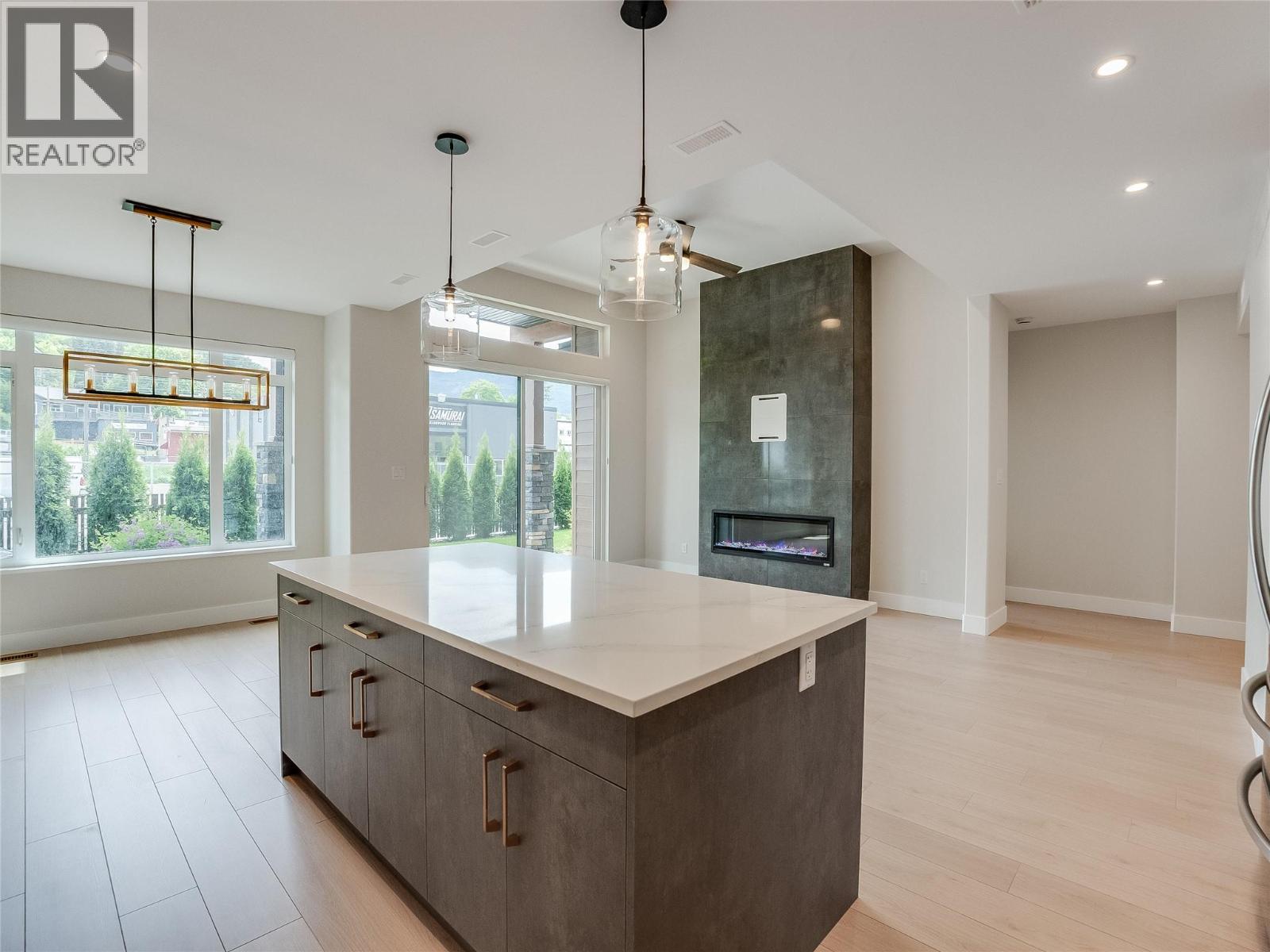 #403 910 Lakeside Drive - 14