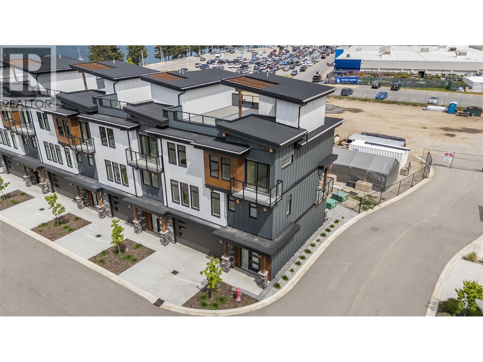 #208 910 Lakeside Drive, Nelson, British Columbia, V1L6G3, Nelson, British Columbia — photo 3 of 5
