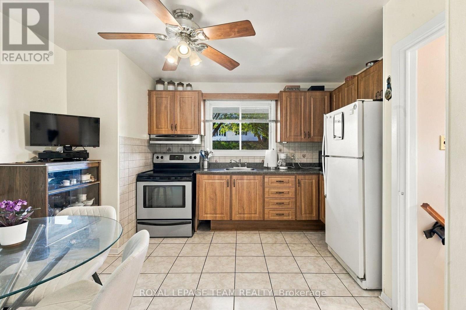 2587 ROMAN AVENUE - 14
