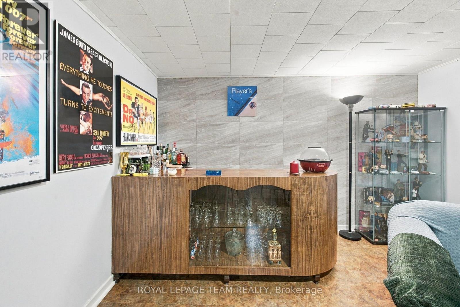 2587 ROMAN AVENUE - 24