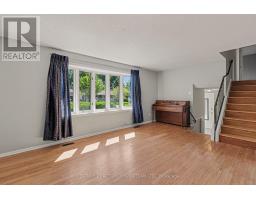 Living room - 303 Hoylake Crescent, Ottawa, ON K1E1M1 Photo 7