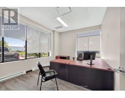 B - 1240 Kenaston Street, Ottawa, ON K1B0B2 Photo 9