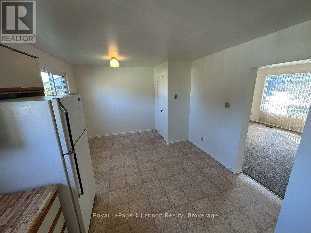 402 JAMES STREET N - 6