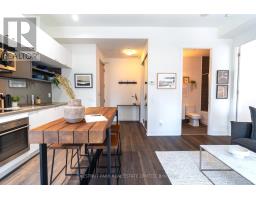 320 - 111 St Clair Avenue W, Toronto, ON M4V1N5 Photo 6