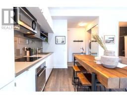 320 - 111 St Clair Avenue W, Toronto, ON M4V1N5 Photo 9