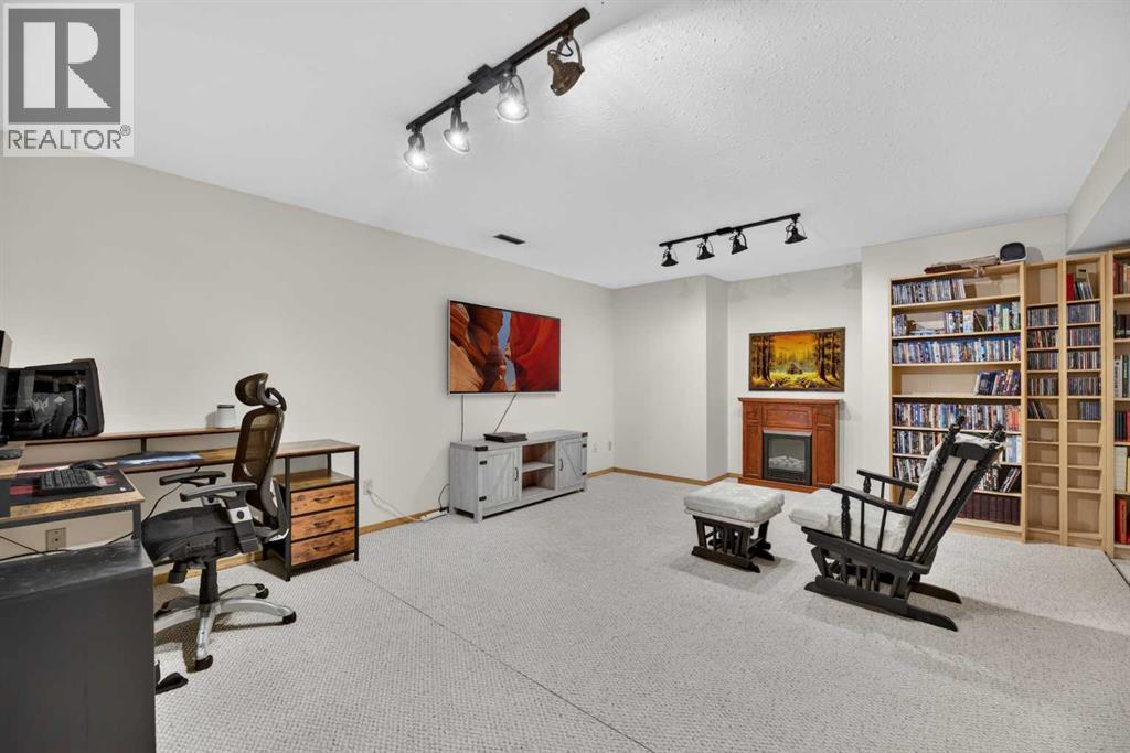 Listing photo – 1008 2 Street NE, Sundre
