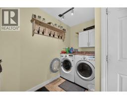 Bedroom - 1008 2 Street Ne, Sundre, AB T0M1X0 Photo 11