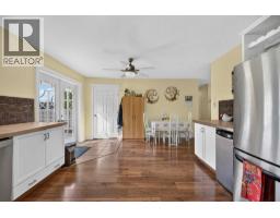 Living room - 1008 2 Street Ne, Sundre, AB T0M1X0 Photo 9