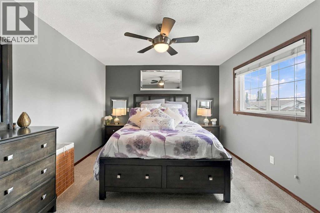 The primary bedroom features a walk-in closet and a 3-piece ensuite