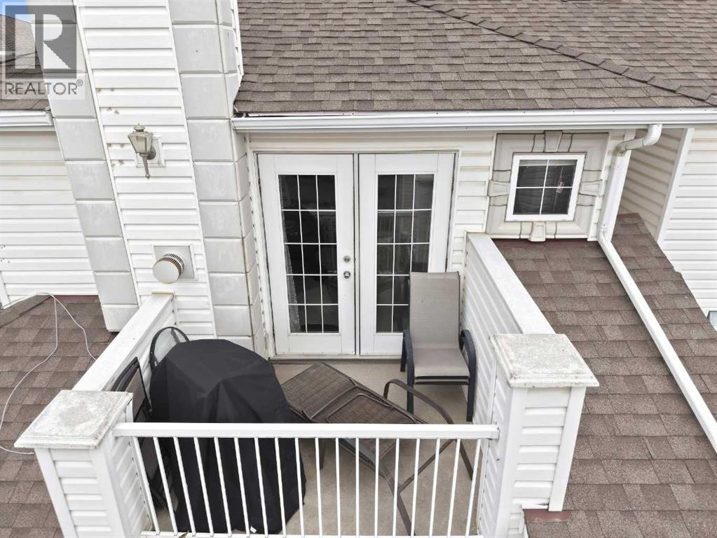 Private second level deck