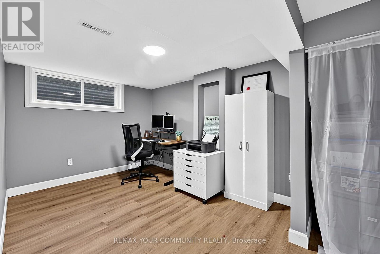 239 SUNSET CRESCENT - 23