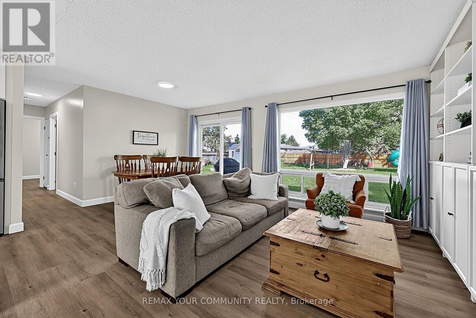 239 SUNSET CRESCENT - 6