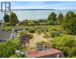 2820 Marine Drive, West Vancouver, BC V7V1L9 Photo 13