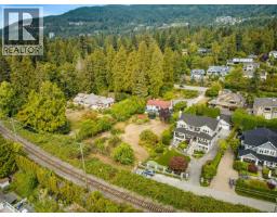 2820 Marine Drive, West Vancouver, BC V7V1L9 Photo 15