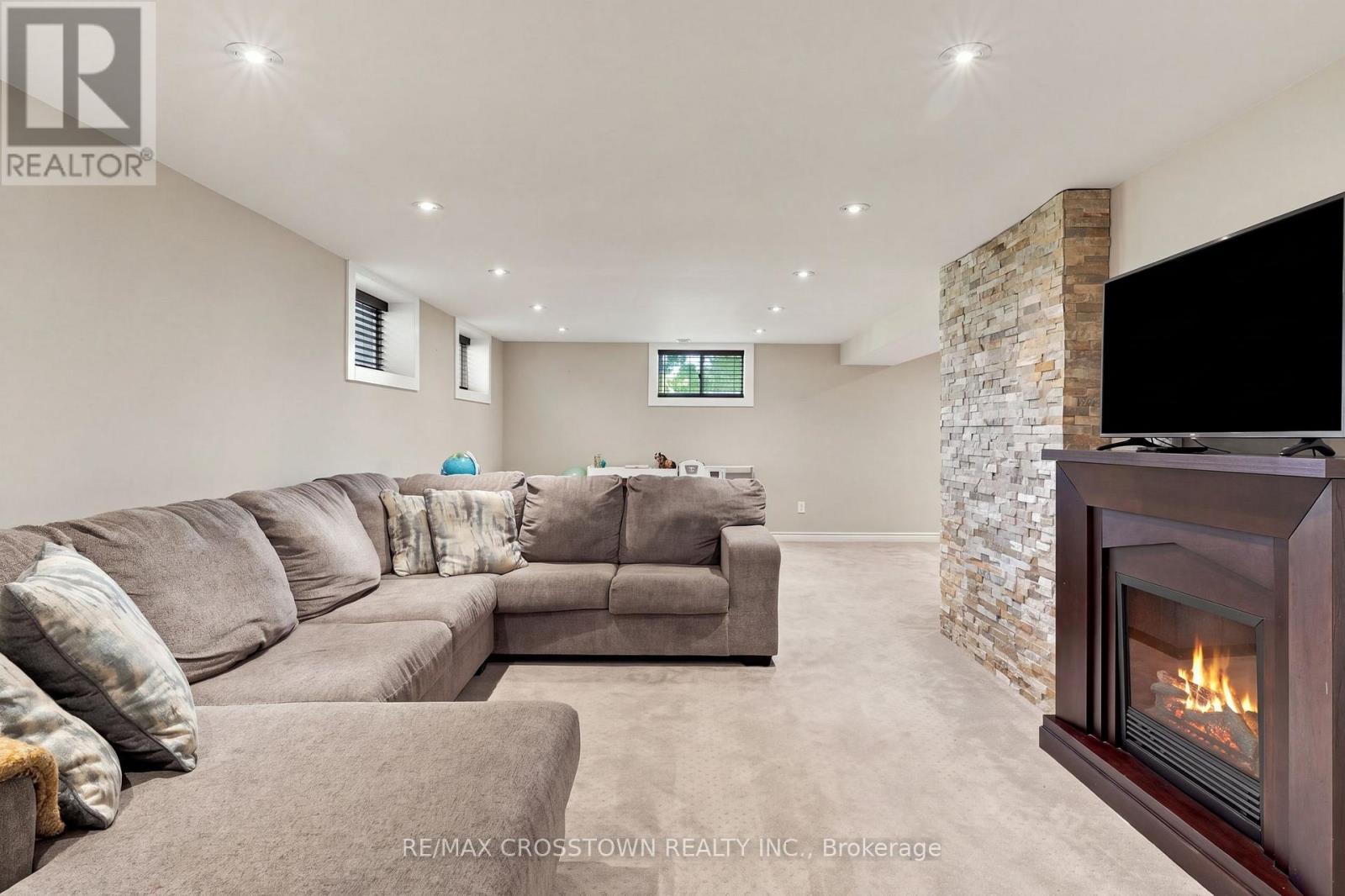20 IDLEWOOD DRIVE - Image 33