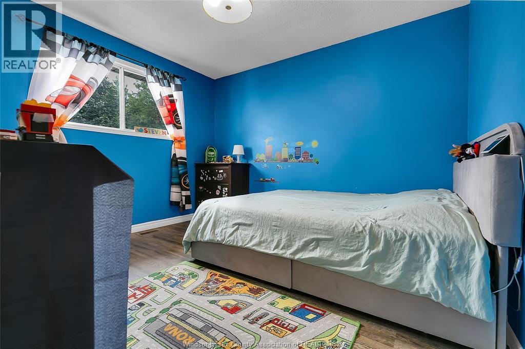 970 JARVIS AVENUE - 13