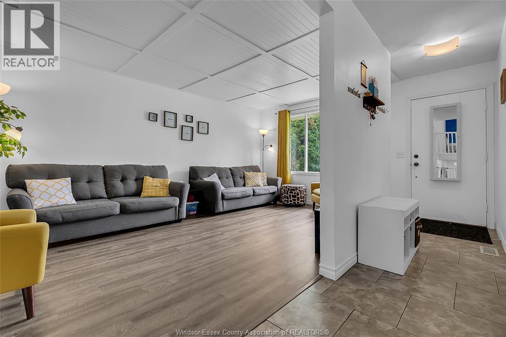 970 JARVIS AVENUE - 7