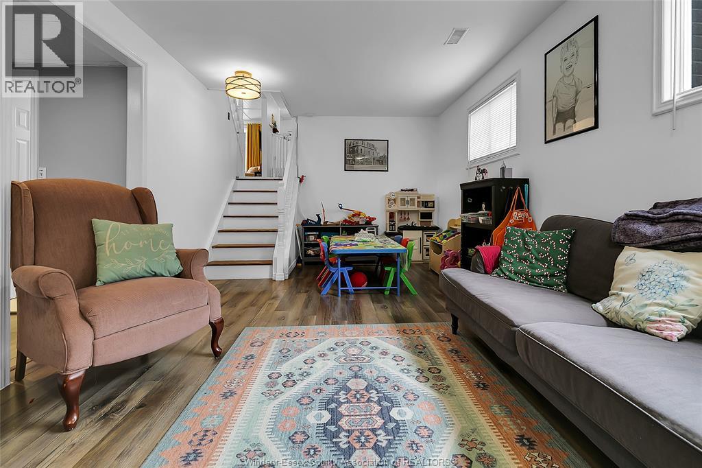 970 JARVIS AVENUE - 17