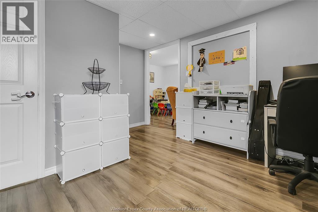 970 JARVIS AVENUE - 20