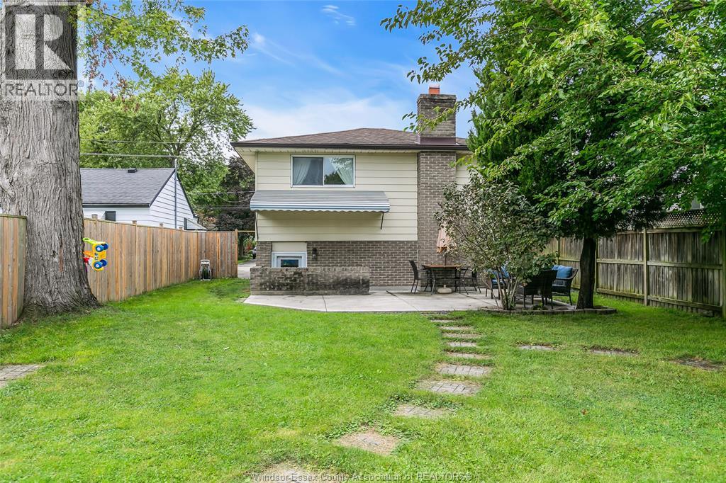 970 JARVIS AVENUE - 27