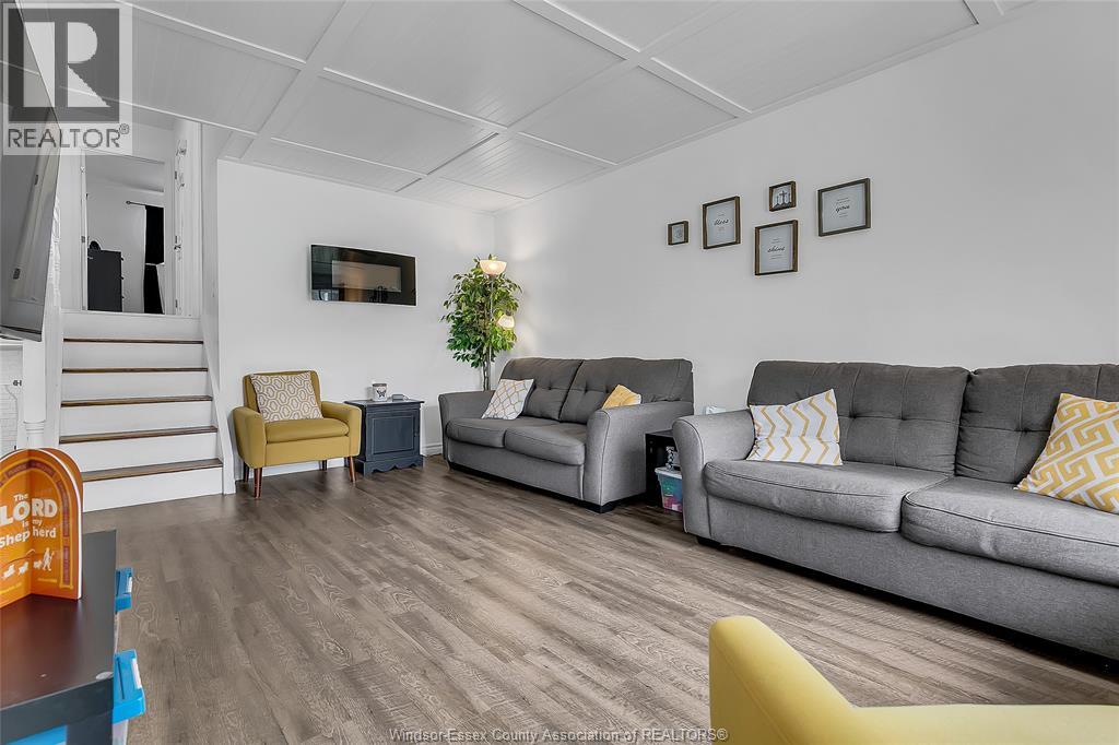 970 JARVIS AVENUE - 5