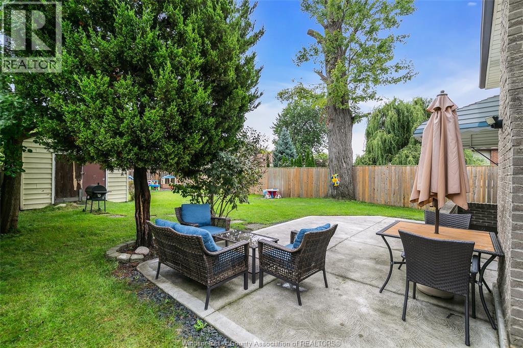 970 JARVIS AVENUE - 25