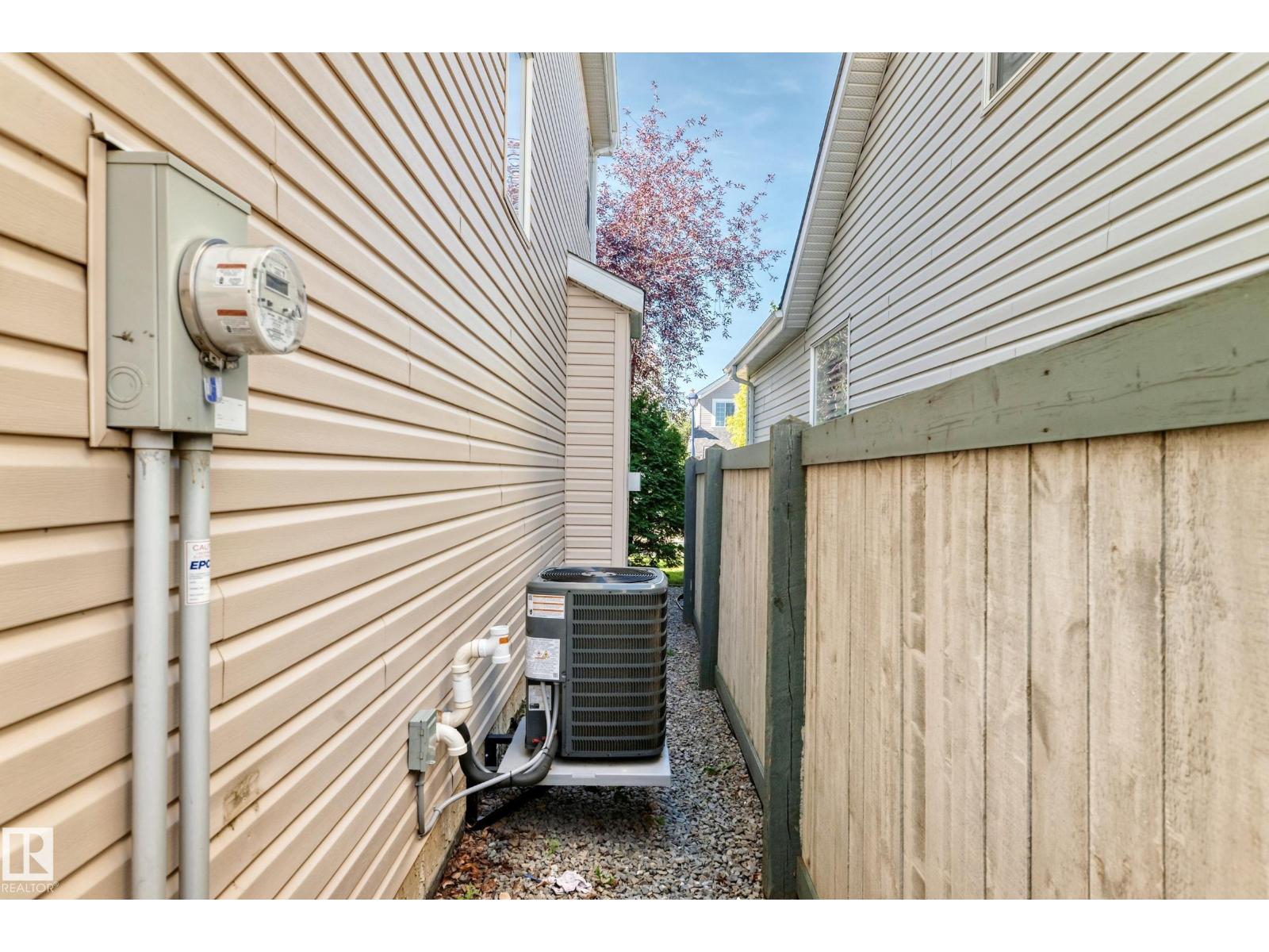 1115 80 ST SW - 52