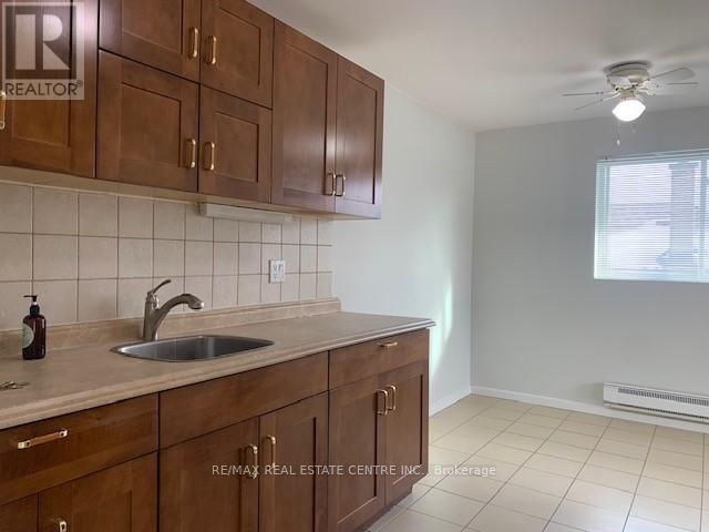 4 - 45 RAYLAWN CRESCENT