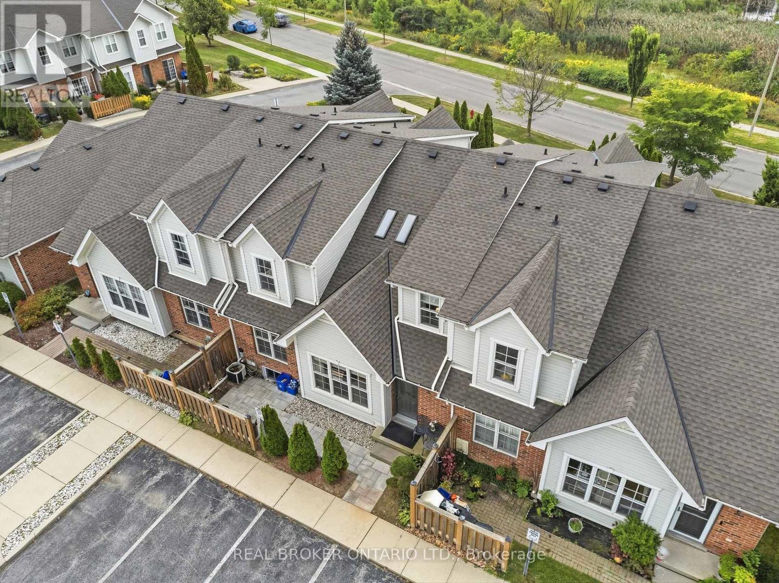 #5 1085 HARROGATE DRIVE - 21