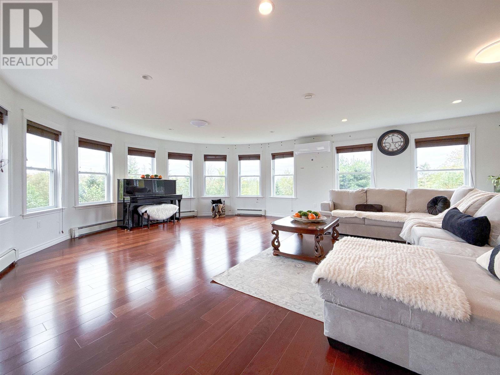9055 Cavendish Road - Image 16