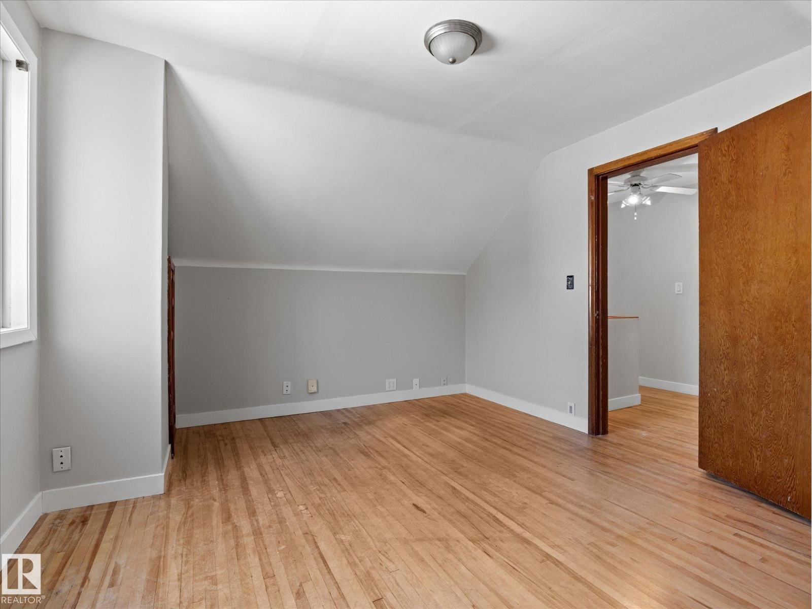 11119 62 AV NW - 15