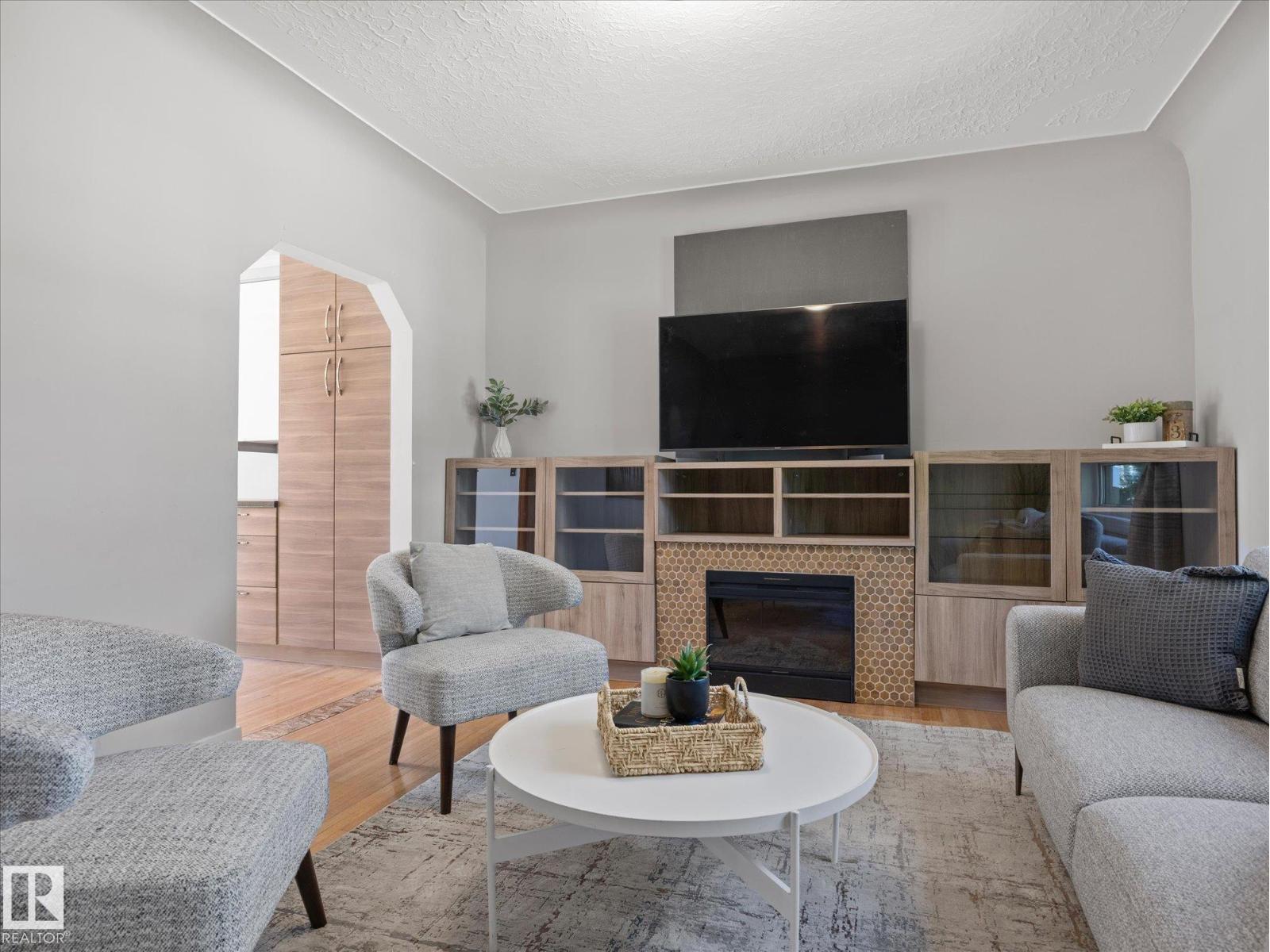 11119 62 AV NW - 5