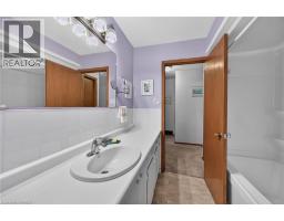 15 Canary Drive, Brantford, ON N3R6G2 Photo 32