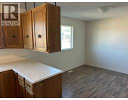 Family room - 302 Main Street, Paradise Hill, SK S0M2G0 Photo 8