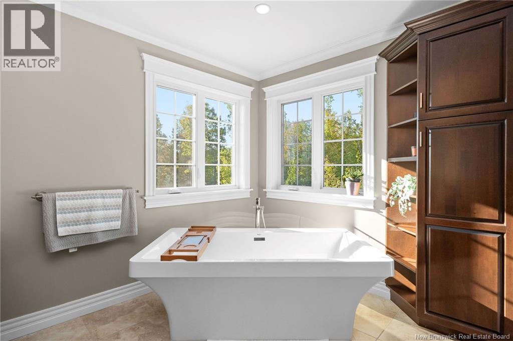 197 Amiens Drive - Image 25