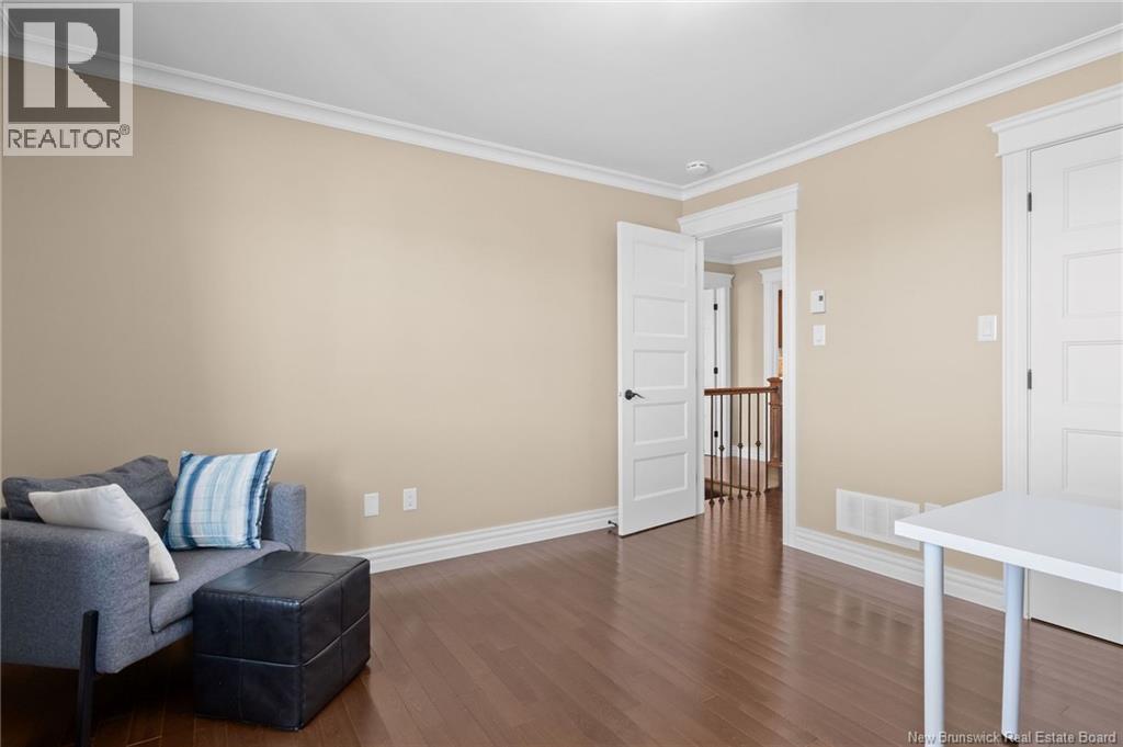 197 Amiens Drive - Image 32