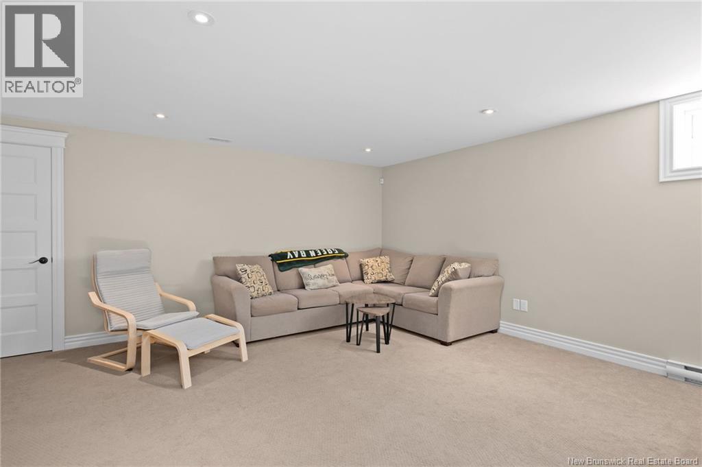 197 Amiens Drive - Image 34