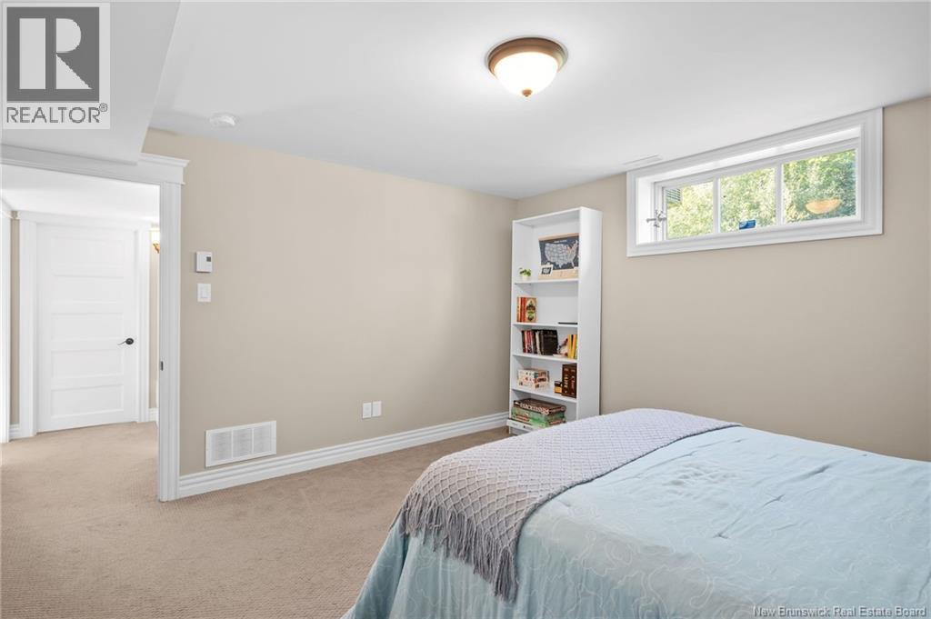 197 Amiens Drive - Image 37
