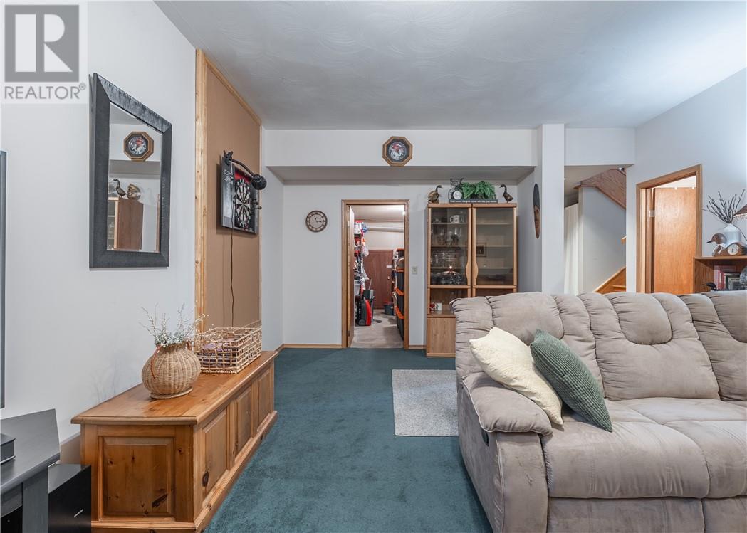 3213 Parkdale Crescent - Image 19