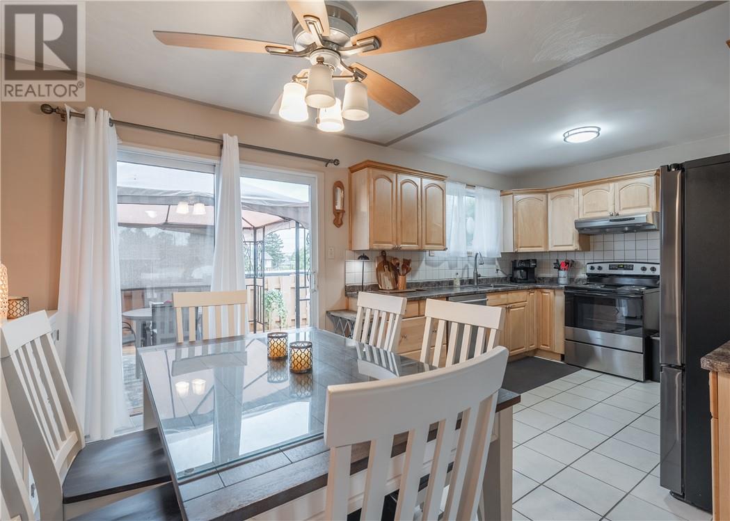 3213 Parkdale Crescent - Image 8