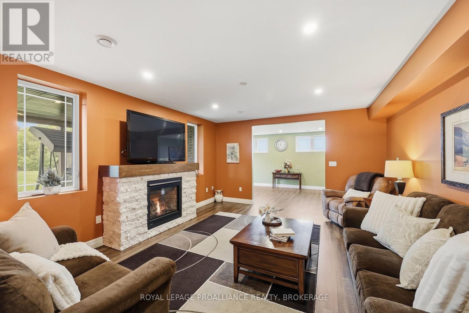 4 SANDSTONE COURT - Image 36