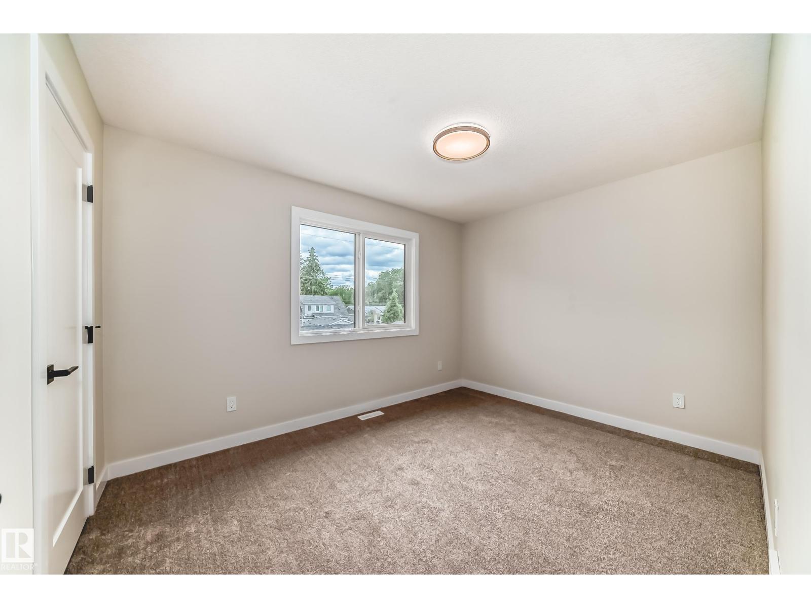 9637 85 ST NW - 49