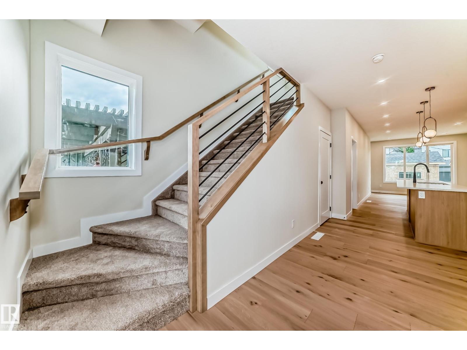 9637 85 ST NW - Image 38